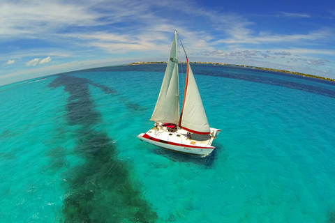 Cancún: Acceso anticipado a Chichén Itzá y Catamarán a Isla MujeresSólo catamarán a Isla Mujeres (sin transporte)