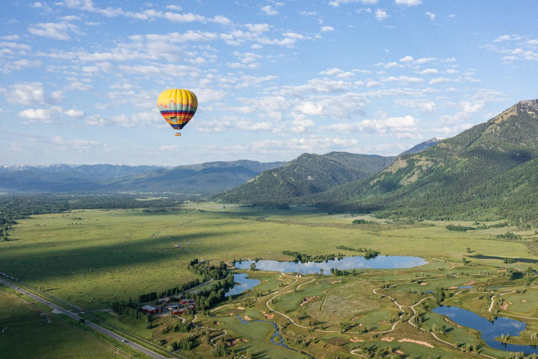 Teton Village: Grand Tetons Sunrise Hot Air Balloon Tour