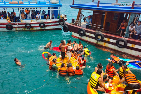 Nha Trang: Passeio de barco, mergulho com snorkel, festa de barco e almoço com churrascoNha Trang: Passeio pelas ilhas, mergulho com snorkel e festa flutuante
