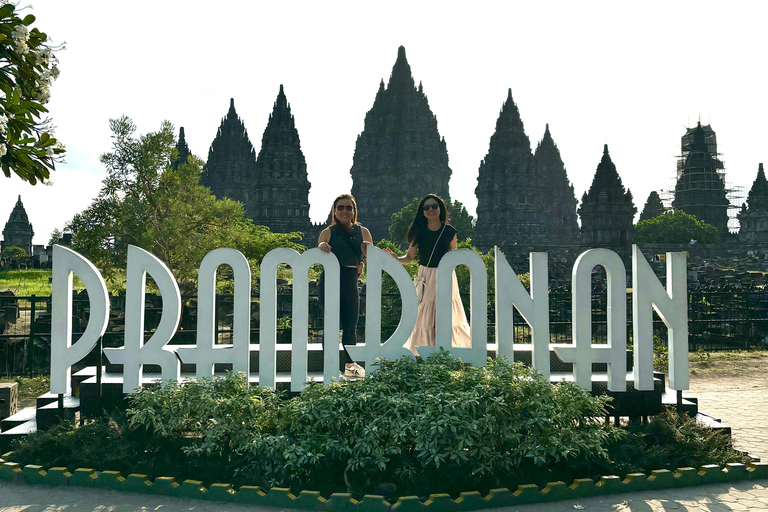 Borobudur beklimming en Prambanan dagtour