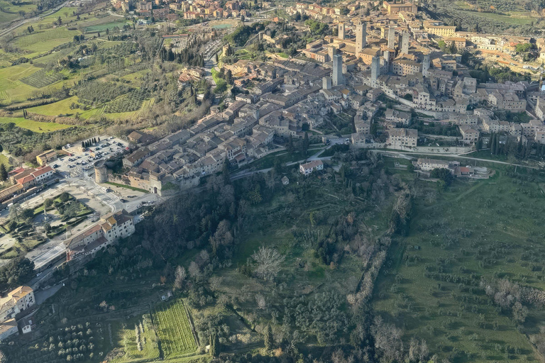 San Gimignano: Helicopter Wine Tour in Chianti Region Activity with 25-Minute Helicopter Ride