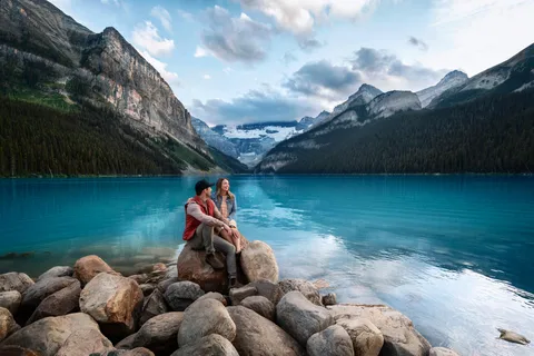 Calgary: Lake Louise Moraine Emerald Lake & Johnston Canyon
