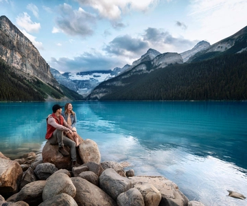 Calgary: Lake Louise Moraine Emerald Lake & Johnston Canyon