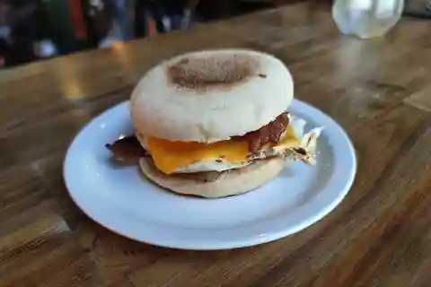 Budapest: Boozy Bottomless Brunch inklusive mat och dryck