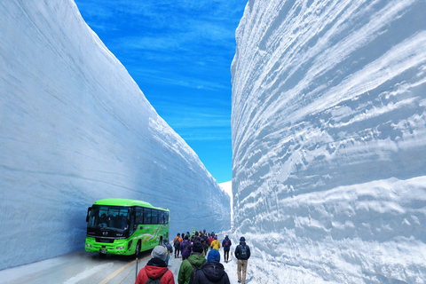 Nagoya: Shirakawa-go, Takayama & Snow Wall 2-Day Tour 1 person 1 room