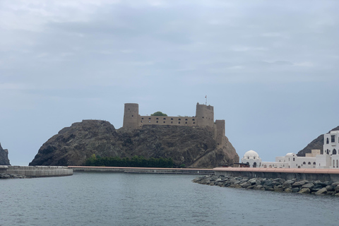 Muscat: Private Highlights the landmark of old town