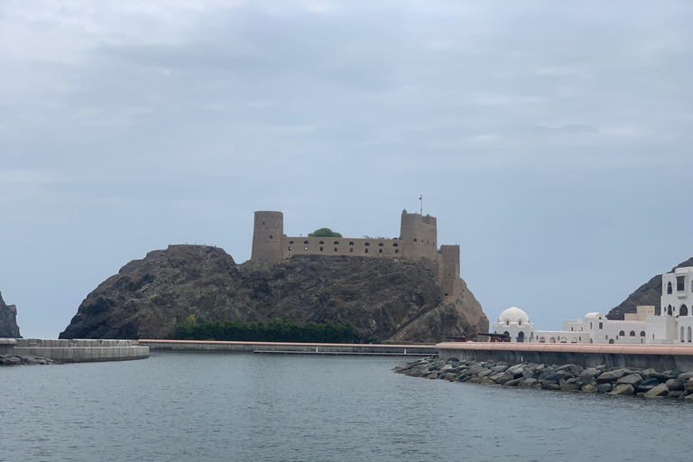 Muscat: Privé Hoogtepunten de bezienswaardigheid van de oude stad