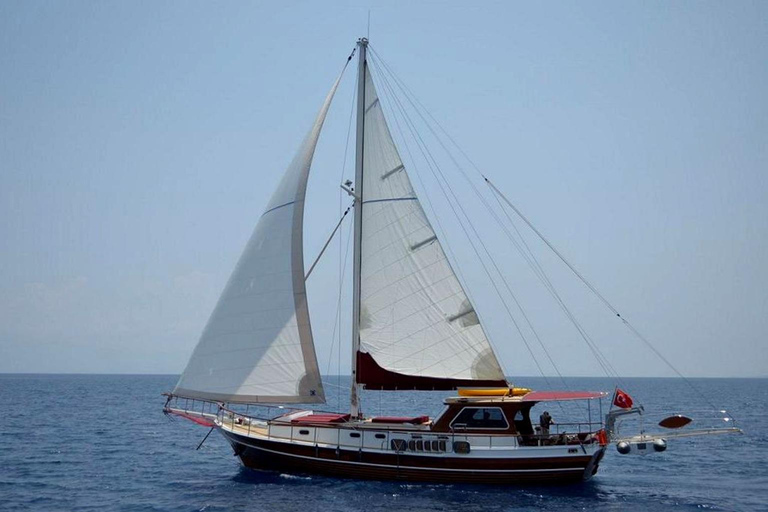 Bodrum: Private Daily Boat Tours with Lunch Included