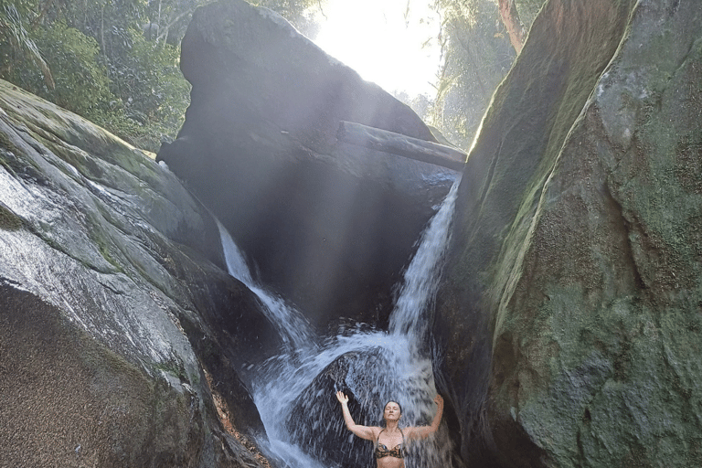 Hiking tour of three beaches and a waterfall in the Juatinga Reserve, Paraty