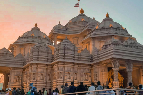 Delhi: Akshardham Temple Tour with Water & Light Show by Car Akshardham Water & Light Show with Old Delhi Tour