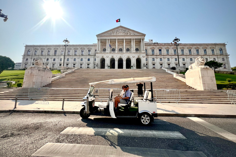 Découvrez l'histoire de Lisbonne à bord d'un tuk-tuk.Visite historique de Lisbonne en tuk-tuk électrique