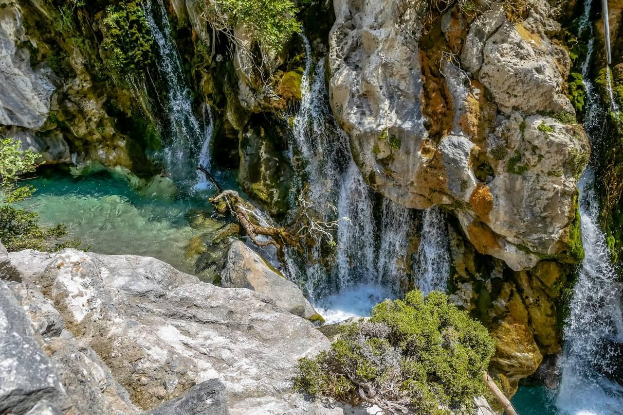 Kourtaliotiko-Schlucht, Palmenstrand von Preveli und „Vom Erzeuger zum Verzehr“-Mahlzeit