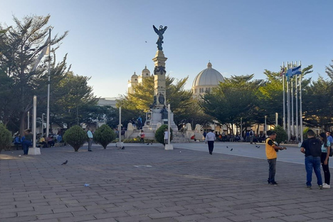 San Salvador : visite à pied dans le centre historiqueSan Salvador : visite à pied du centre historique