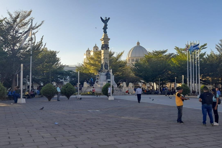 San Salvador : visite à pied dans le centre historiqueSan Salvador : visite à pied du centre historique