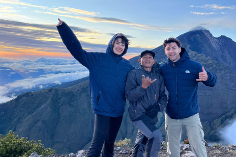 Lombok: 3-daagse trektocht naar de Mount Rinjani met warmwaterbronnenLombok: 3-daagse trektocht naar de Rinjani met warmwaterbronnen