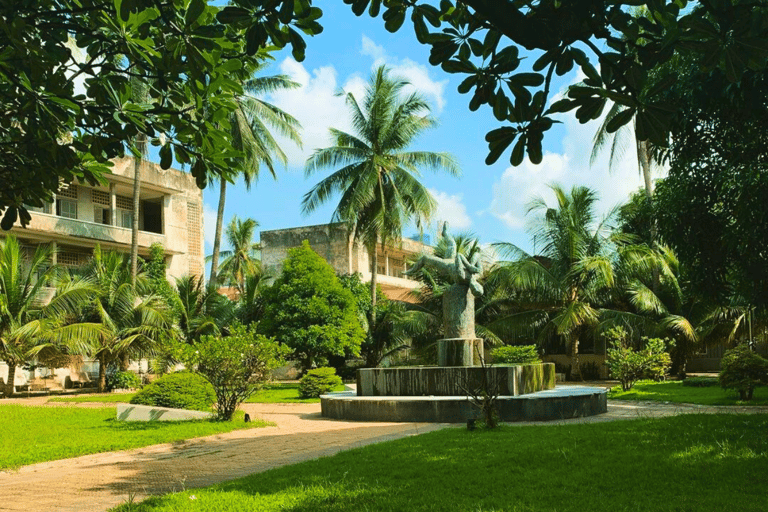 Phnom Penh: Tuol Sleng Genocide Museum & Killing Fields Tour