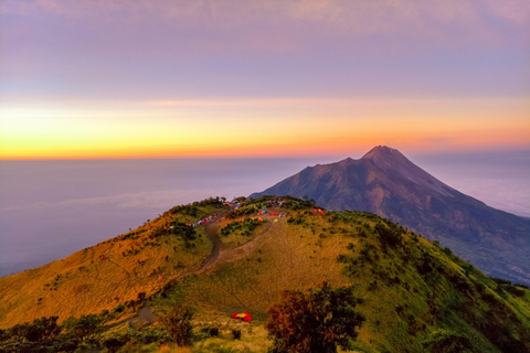 Escursione all&#039;alba sul Monte Merbabu con opzione campeggio Tour guidatoTrekking di un giorno