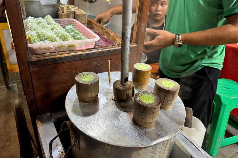 Jakarta Nights Food Tour with 15+ Tastings