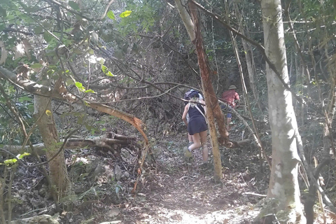 De Ha Noi: 2 dias de Trekking na Montanha do Olho de Anjo e de mota