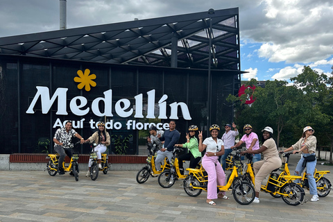 Medellín: Urban Getaway with local Coffee on E-Bike Urban E-Bike in English