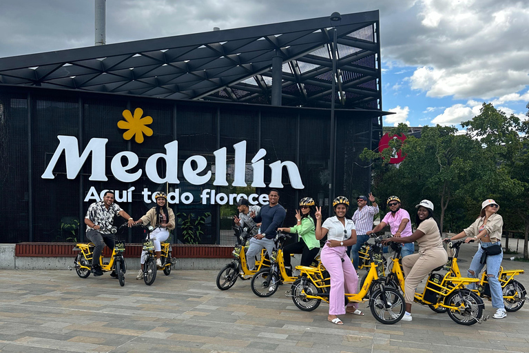 Medellín: Urban Getaway with local Coffee on E-Bike Urban E-Bike in English