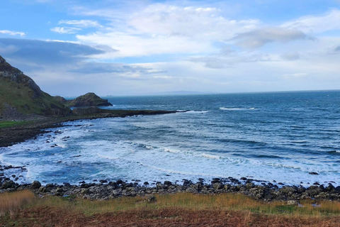 Belfast: Giant's Causeway and Derry Guided Day Trip
