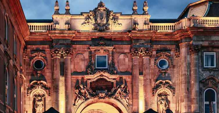 Budapest: Buda Castle District Vampires and Myths Night Tour photo 11