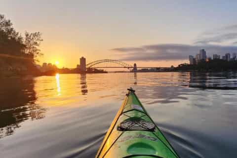 Sydney : kayak au lever du soleil dans le port avec vue sur l'Opéra