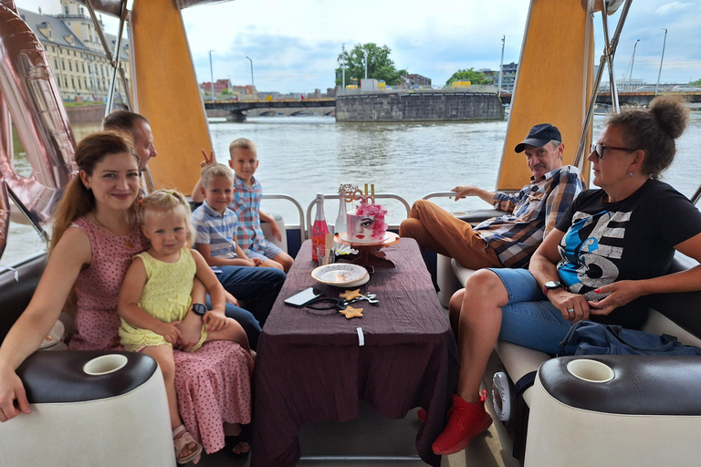 Wroclaw: Sunset Catamaran Cruise with Drink and Music