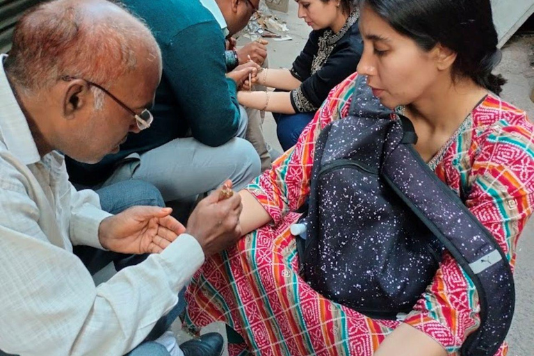 德里：女性导游陪同的旧德里豪华之旅与嘟嘟车体验德里：老德里奢华之旅（女导游陪同，嘟嘟车接送）