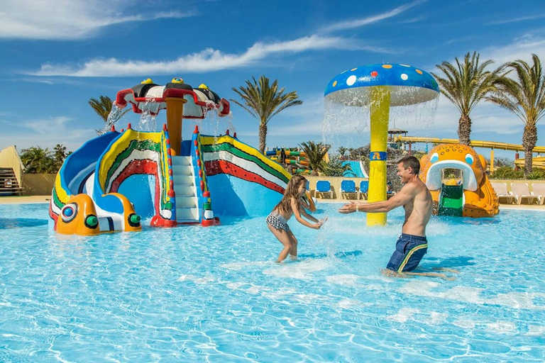Fuerteventura: Acua Water Park Entry with Transfer service