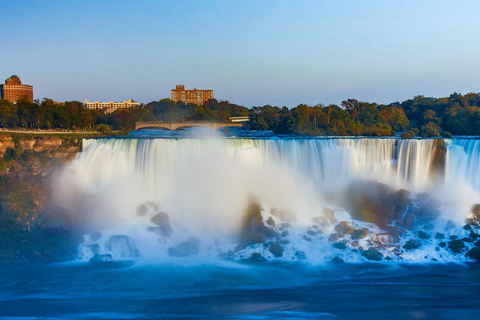 New York City: Niagara Falls Overnight Guided TripTour in Spanish