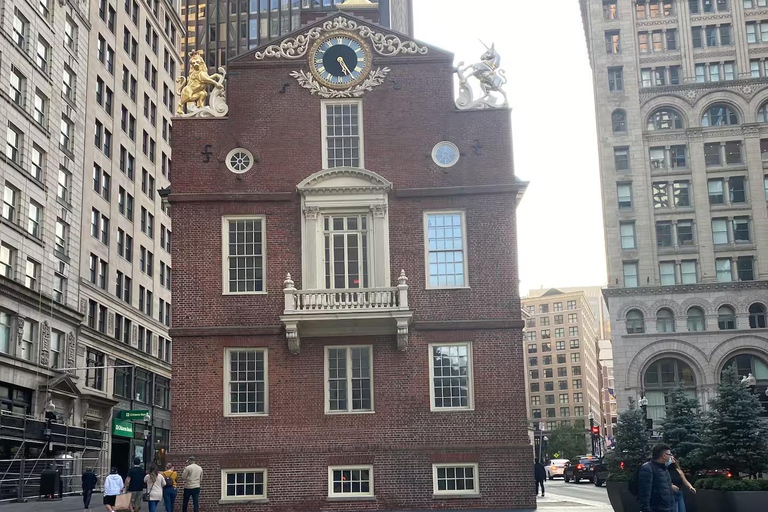 Freedom Trail in het Spaans: de route die de revolutie in Boston markeerdeFreedom Trail in het Nederlands: De route die de revolutie in Boston heeft gevormd