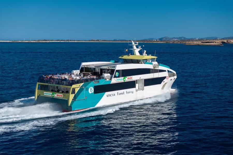 Fähre von Ibiza nach Formentera – Ticket mit flexibler Rückfahrt, feste Abfahrtszeit. Foto: GetYourGuide Fähre von Ibiza nach Formentera – Ticket mit flexibler Rückfahrt, feste Abfahrtszeit. Foto: GetYourGuide