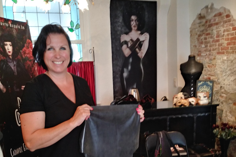 بروج: ورشة عمل ملابس اللاتكسبروج: ورشة عمل ملابس اللاتكس (خاصة)