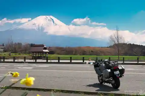 Tokyo: Private Motorcycle Day Trip to Fuji and Hakone: Onsen