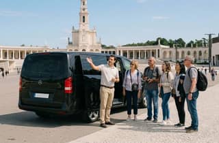 Lisbona: Fátima, Batalha, Nazaré e Óbidos: tour per gruppi piccoli