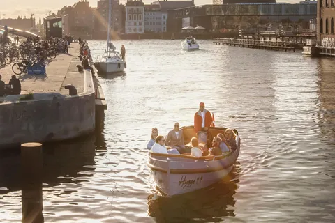 Copenaghen: tour guidato dei canali in barca elettrica