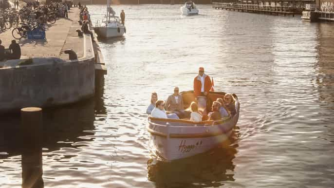 Copenhagen: Guided Canal Tour by Electric Boat