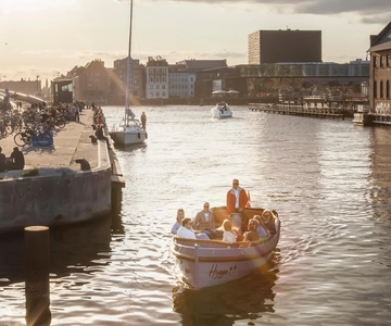 Copenhague: passeio guiado pelo canal em barco elétrico