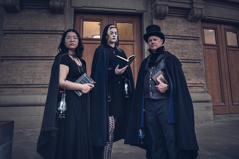 Toronto: Haunted Night Walking Tours Campus Secrets and Spectres (75-Minutes)