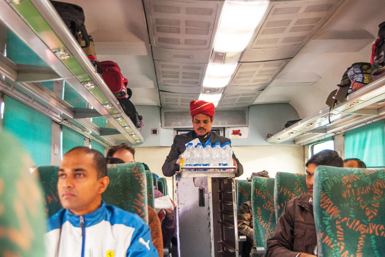 Delhi: Same-Day Taj Mahal Trip with India's Fastest Train