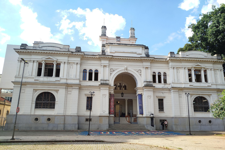 Walking Tour of the Bairro da Luz Walking Tour of the Luz District