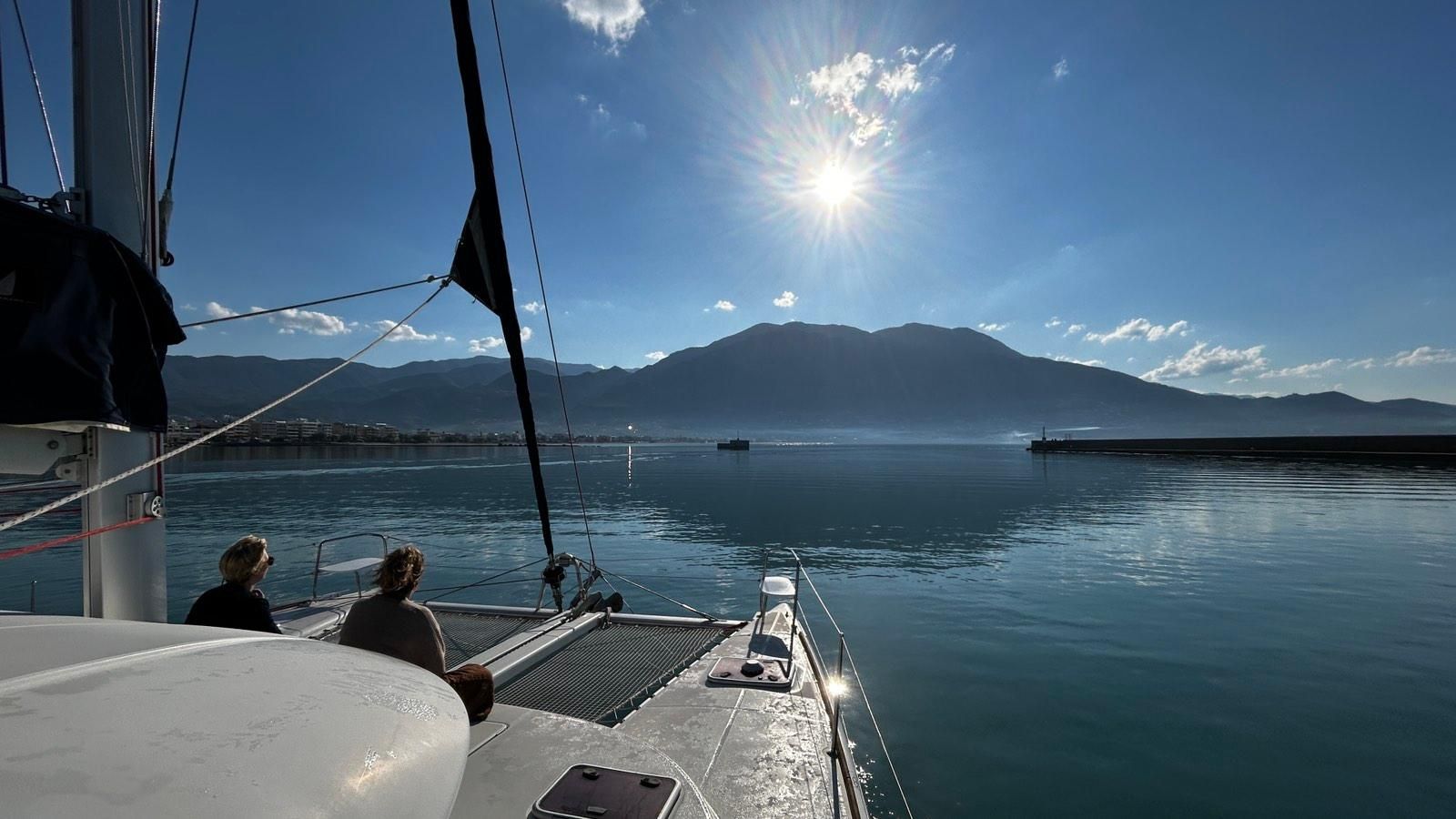 Kalamata: Private oder geteilte Katamaranfahrt mit Essen