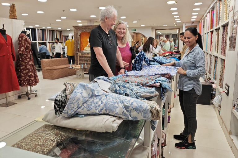 Wedding Wear & Bollywood Glam Shopping Tour (Women-Led Tour) Wedding Wear & Bollywood Glam Shopping Tour (Half-Day Tour)