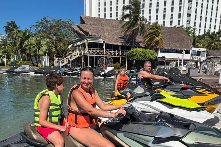 Cancún: Jet Ski Adventure with Optional Board & Tube Ride Jet Ski full Experience