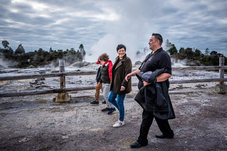 Vanuit Auckland: Te Puia & Polynesische Spa Rotorua Dagtocht