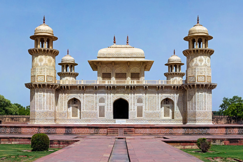 Depuis Delhi : visite privée du Tajmahal Sunrise et d&#039;Agra en voitureseulement voiture ac avec chauffeur et visite guidée privée en direct seulement