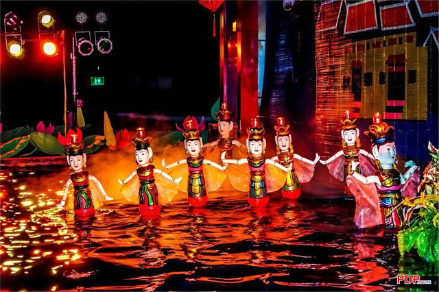 Thang Long Water Puppet Show & Street Food Walking Tour