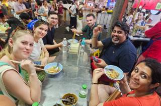 Bangkok: Foodie-Rundgang mit 12 Verkostungen
